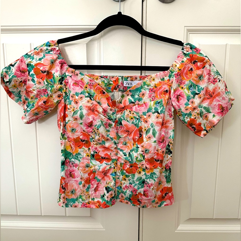 ZARA Size S - Crop Top Floral Puff Sleeve